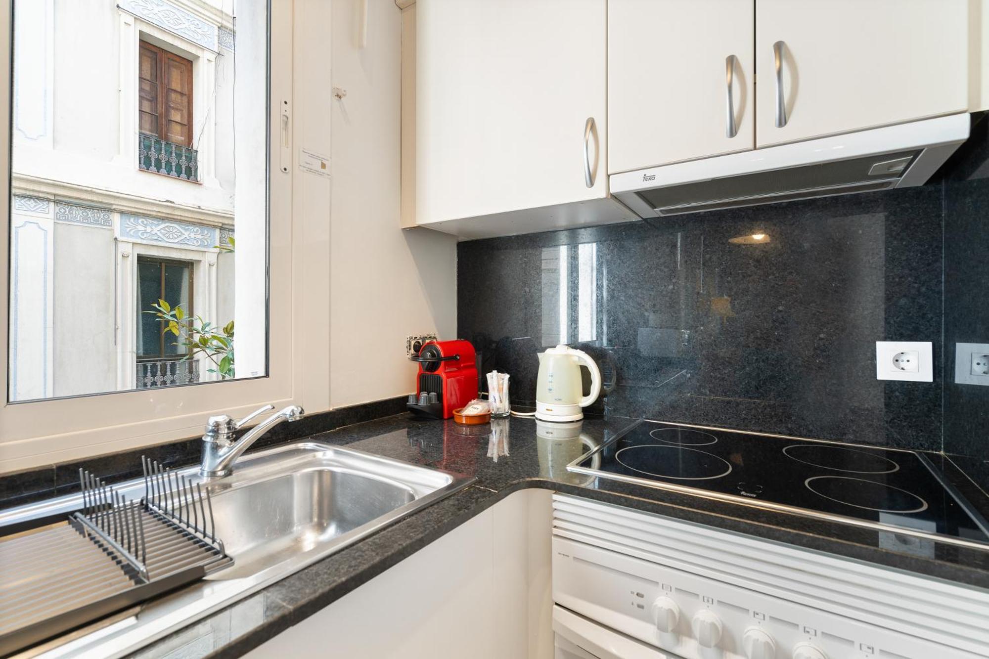 Lodging Apartments Beach Studio P1 Барселона Экстерьер фото